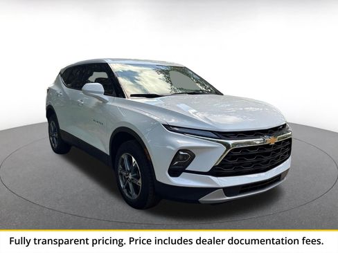 Used 2025 Chevrolet Blazer LT FWD image 1