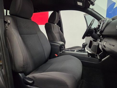 Used 2016 Toyota Tacoma TRD Sport image 70