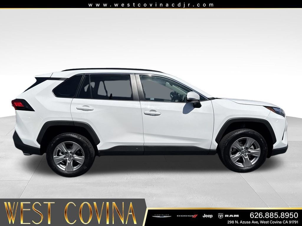 Used 2024 Toyota RAV4 XLE FWD image 12