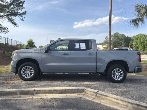 Used 2024 Chevrolet Silverado 1500 RST w/ Z71 Off-Road Package AWD/4WD image 9