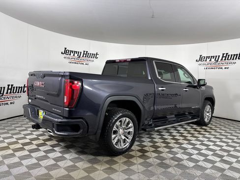 Used 2023 GMC Sierra 1500 Denali w/ Technology Package AWD/4WD image 4
