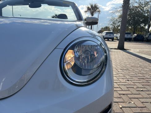 Used 2018 Volkswagen Beetle S image 6