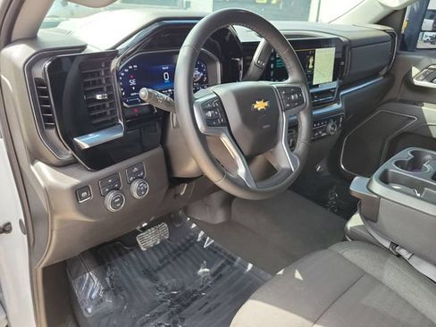 Certified 2025 Chevrolet Silverado 2500 LT w/ Convenience Package AWD/4WD image 11