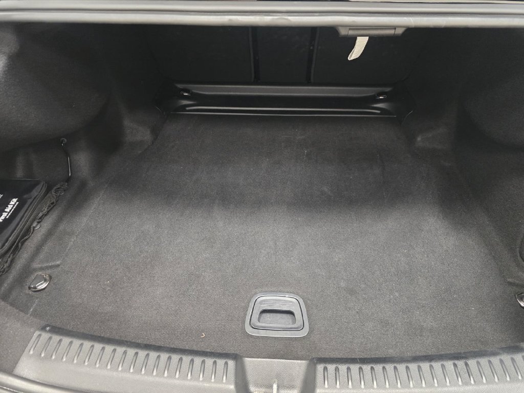 Used 2025 Mercedes-Benz E 350 Sedan image 32