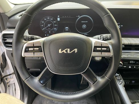 Used 2024 Kia Telluride SX w/ Towing Package image 34