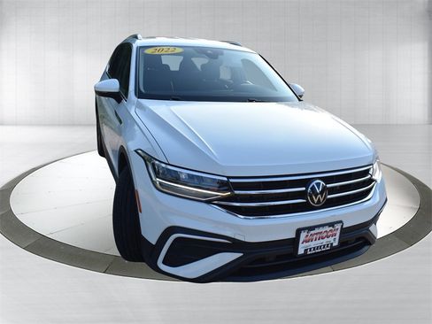 Used 2022 Volkswagen Tiguan SE image 10