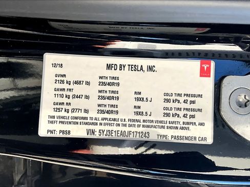 Used 2018 Tesla Model 3 Mid Range RWD image 32