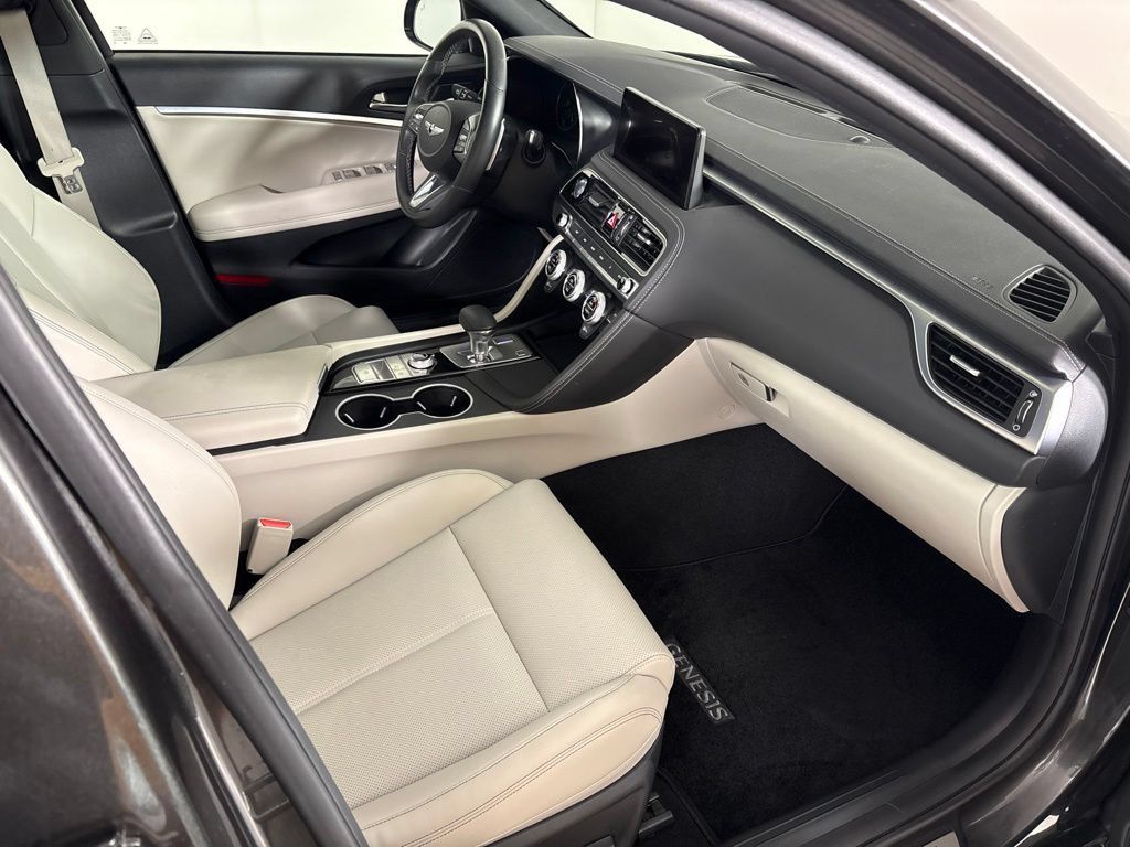 Used 2023 Genesis G70 2.0T RWD image 16