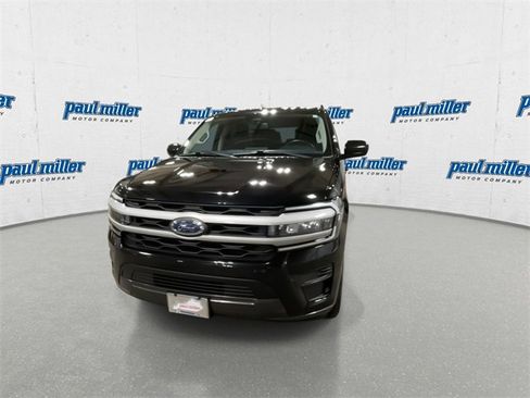 Used 2024 Ford Expedition XLT image 4