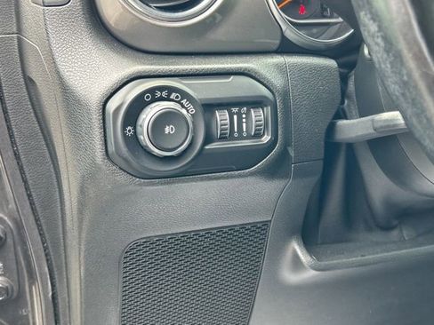 Used 2020 Jeep Wrangler Unlimited Sahara AWD/4WD image 34