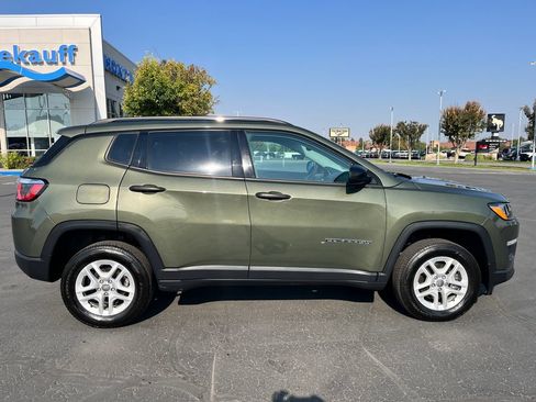 Used 2018 Jeep Compass Sport AWD/4WD image 2