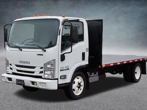 Used 2019 Isuzu NPR RWD image 14
