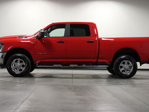 Used 2026 RAM 2500 Big Horn AWD/4WD image 7