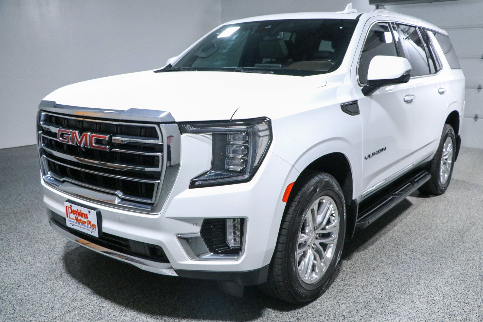 Used 2023 GMC Yukon SLT w/ SLT Premium Package AWD/4WD image 38