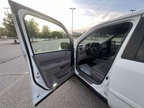 Used 2010 Honda Pilot EX-L image 18