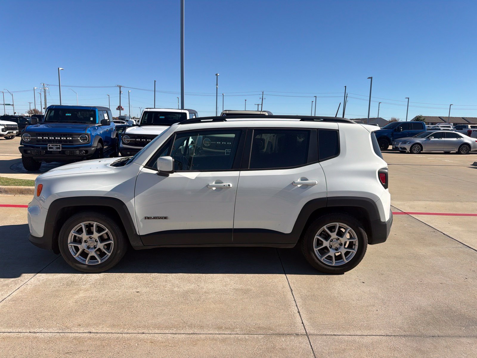 Used 2020 Jeep Renegade Latitude FWD image 5