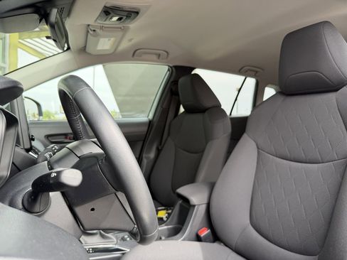 Used 2023 Toyota Corolla Cross LE AWD/4WD image 32