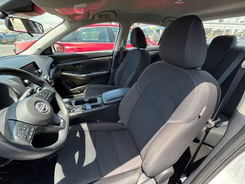 Used 2025 Nissan Sentra S FWD image 36