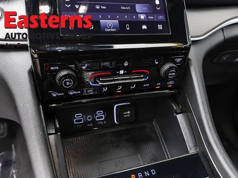 Used 2025 Jeep Grand Cherokee Altitude AWD/4WD image 20