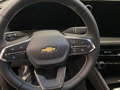 New 2026 Chevrolet Traverse LT w/ Driver Confidence Package AWD/4WD image 19