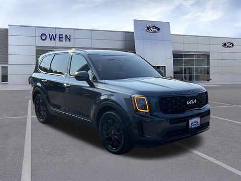 Used 2022 Kia Telluride EX w/ EX Premium Package AWD/4WD image 3