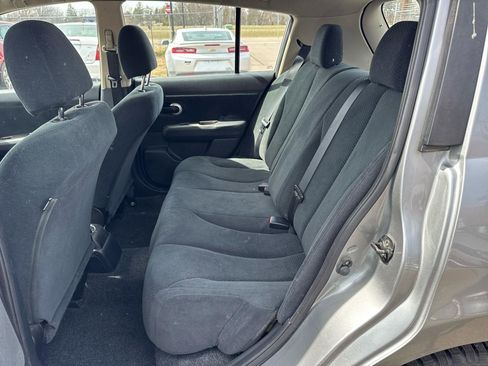 Used 2011 Nissan Versa 1.8 S image 11