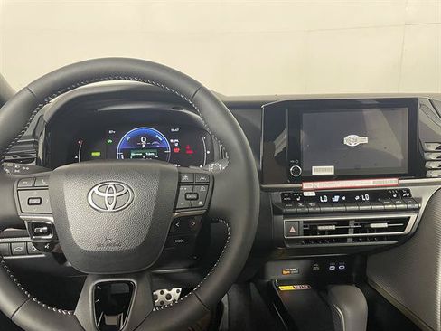 New 2026 Toyota Camry SE AWD/4WD image 15