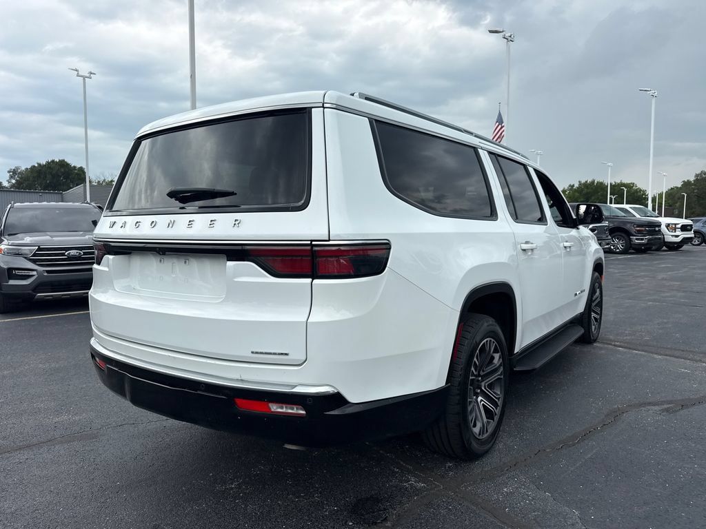 Used 2024 Jeep Wagoneer L Series II w/ Flexible Seating Group AWD/4WD image 7