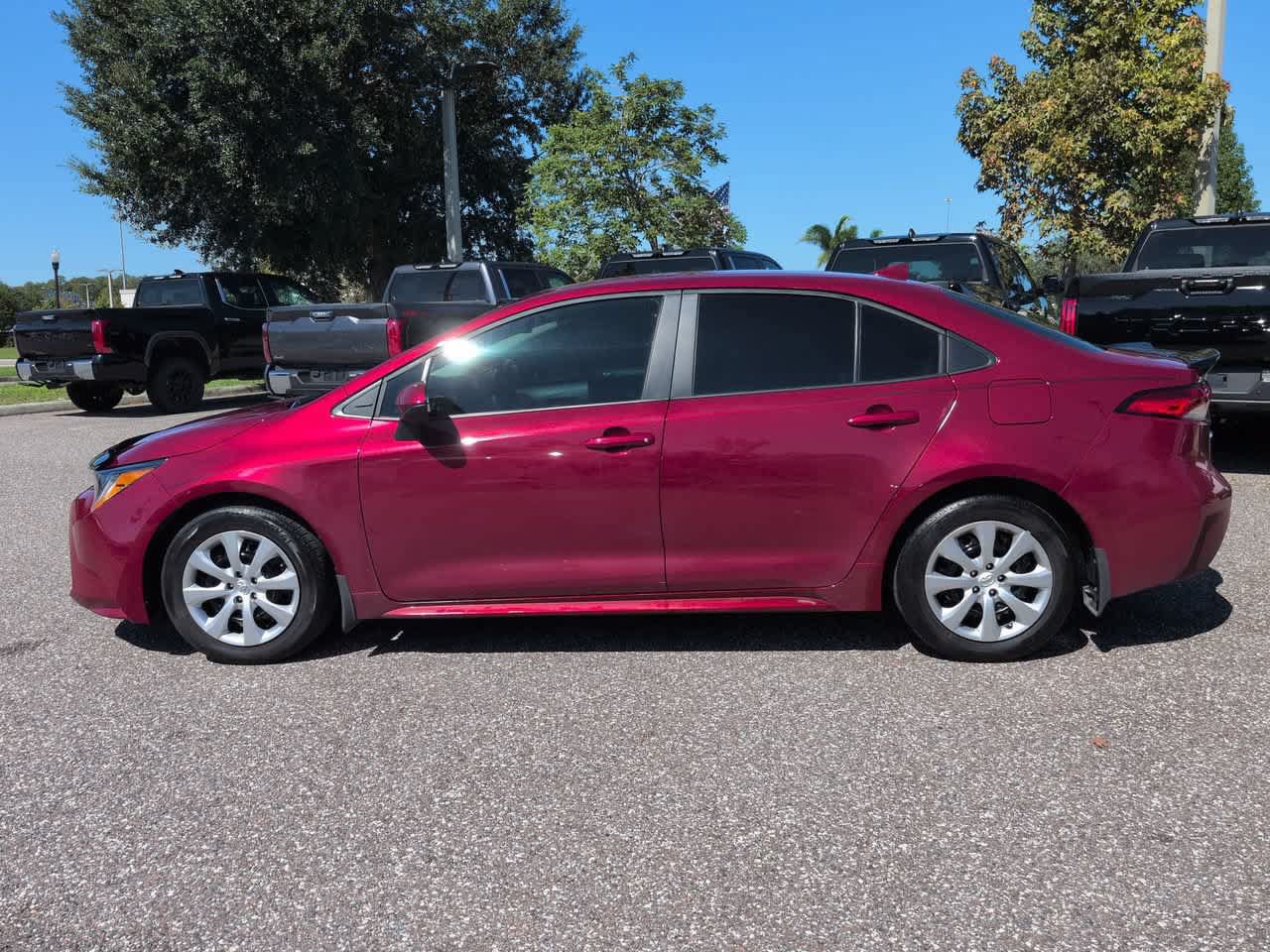 Certified 2025 Toyota Corolla LE FWD image 3