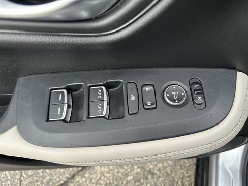 Used 2023 Honda HR-V EX-L image 15
