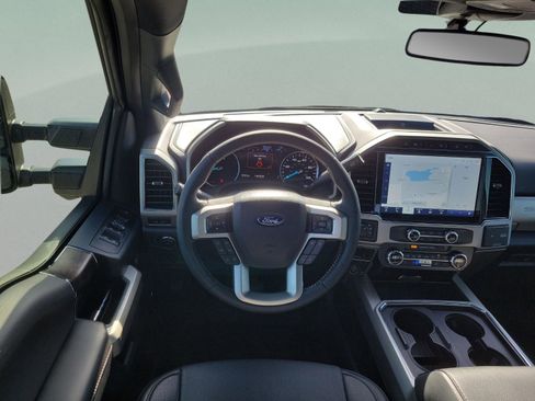 Certified 2022 Ford F350 Lariat w/ Black Appearance Package image 20