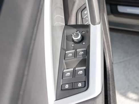 New 2025 Audi Q3 2.0T Premium image 28