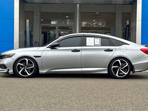 Used 2020 Honda Accord Sport image 9