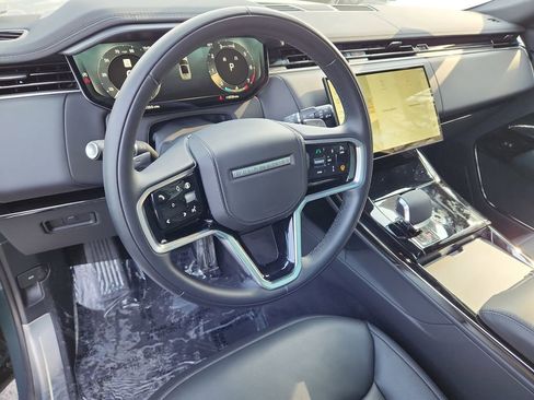 Used 2025 Land Rover Range Rover Sport SE image 15