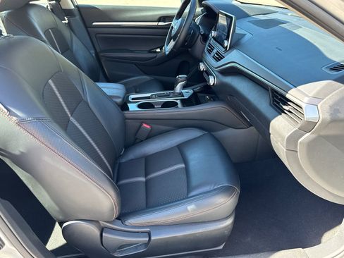 Used 2025 Nissan Altima 2.5 SR image 13
