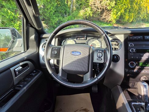 Used 2014 Ford Expedition Limited AWD/4WD image 27