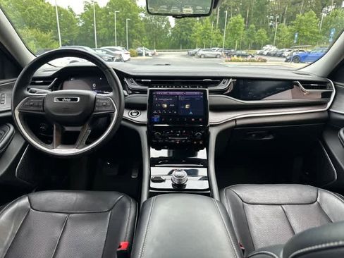 Used 2022 Jeep Grand Cherokee L Limited w/ Luxury Tech Group II AWD/4WD image 19