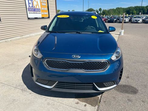 Used 2019 Kia Niro LX FWD image 2