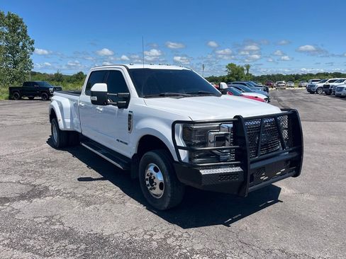Used 2020 Ford F350 Lariat w/ Lariat Ultimate Package AWD/4WD image 2