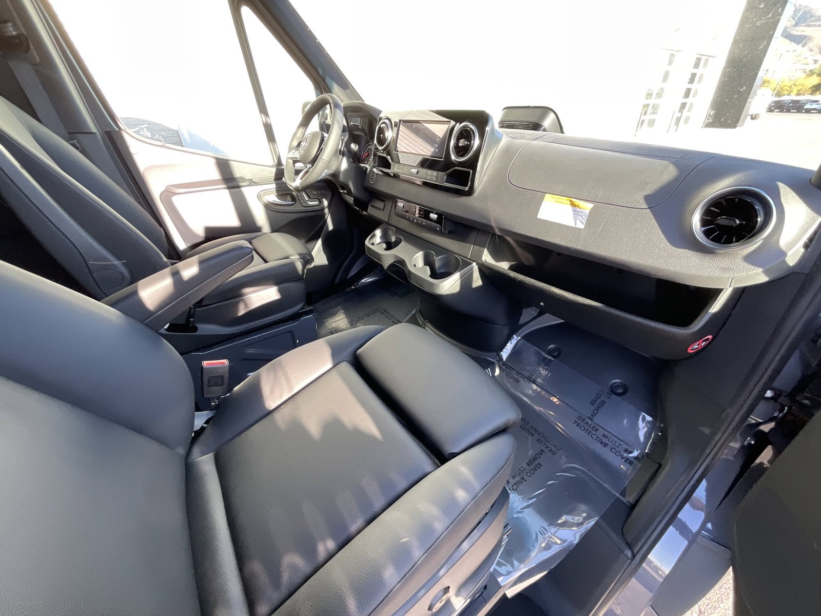 Used 2025 Mercedes-Benz Sprinter 2500 image 28