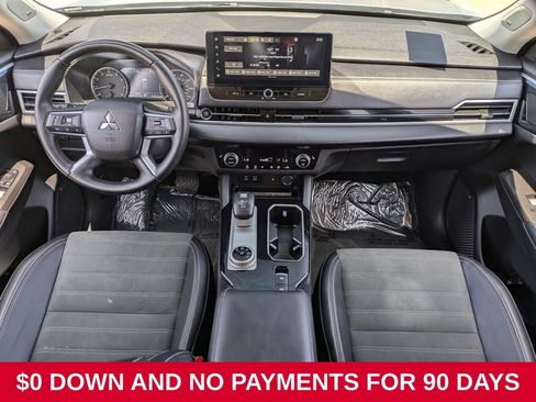 Used 2025 Mitsubishi Outlander SE FWD image 25