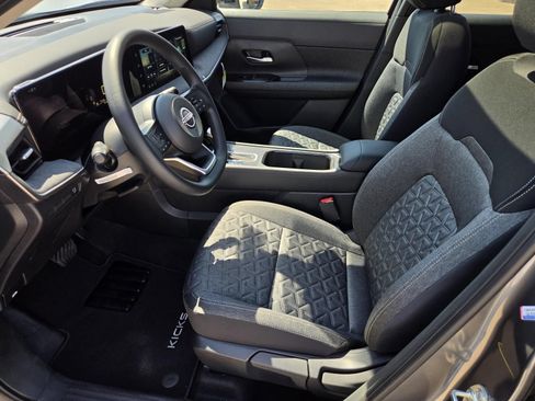 New 2027 Nissan Kicks SV w/ SV Premium Package FWD image 17