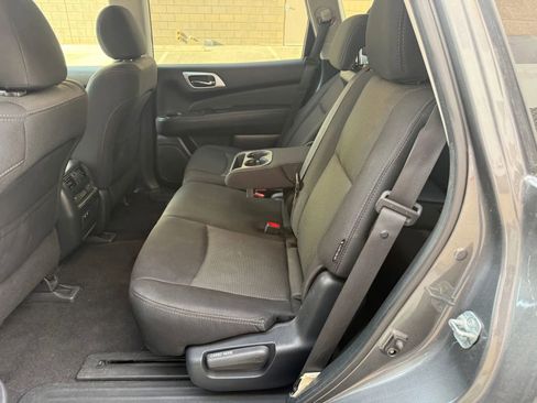 Used 2020 Nissan Pathfinder SV FWD image 13