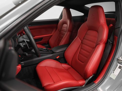 Used 2024 Porsche 911 Carrera GTS image 5