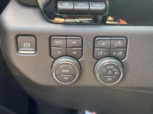 Used 2024 Chevrolet Silverado 2500 High Country w/ High Country Premium Package image 8