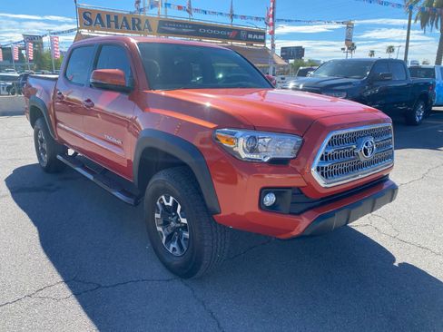 Used 2016 Toyota Tacoma TRD Off-Road AWD/4WD image 3