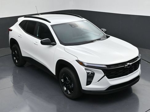 New 2026 Chevrolet Trax LT w/ Driver Confidence Package FWD image 42