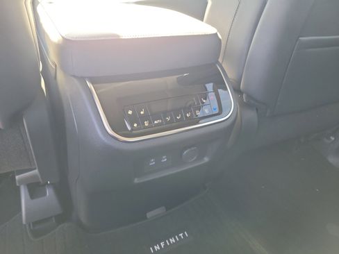 New 2026 INFINITI QX80 Luxe image 12