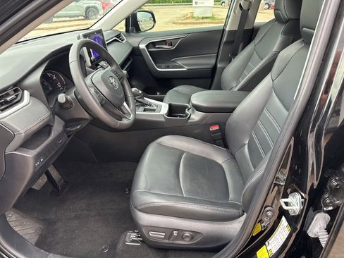 Used 2024 Toyota RAV4 XLE Premium image 15