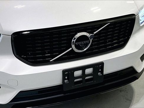 Used 2020 Volvo XC40 T5 R-Design w/ Protection Package image 33